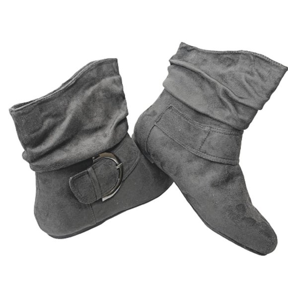 Women Buckle Detail Slouch Flat Heel Ankle Booties - Picture 1 of 6